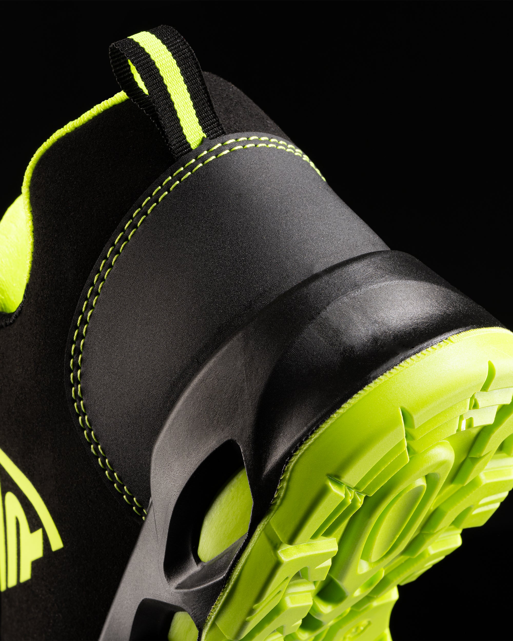 Incaltaminte sport cu protectie la perforare CERYSON