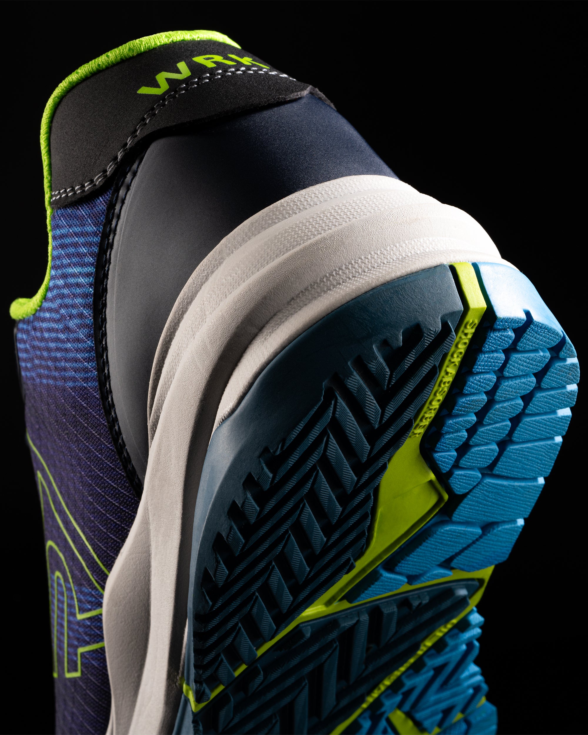 Incaltaminte sport cu protectie la perforare VITINJA