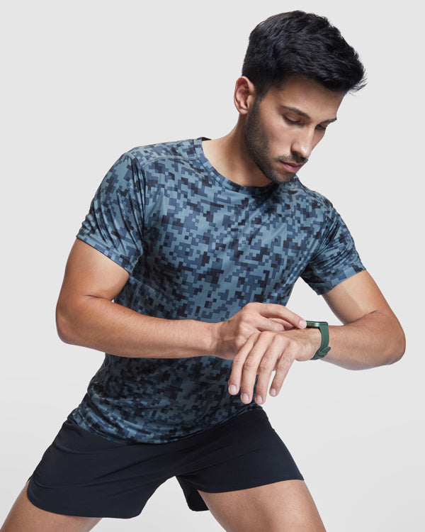 Tricou ASSEN negru pixel - pe model