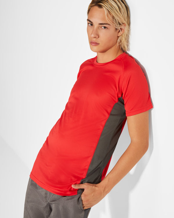 Tricou SHANGHAI rosu/plumb inchis - pe model