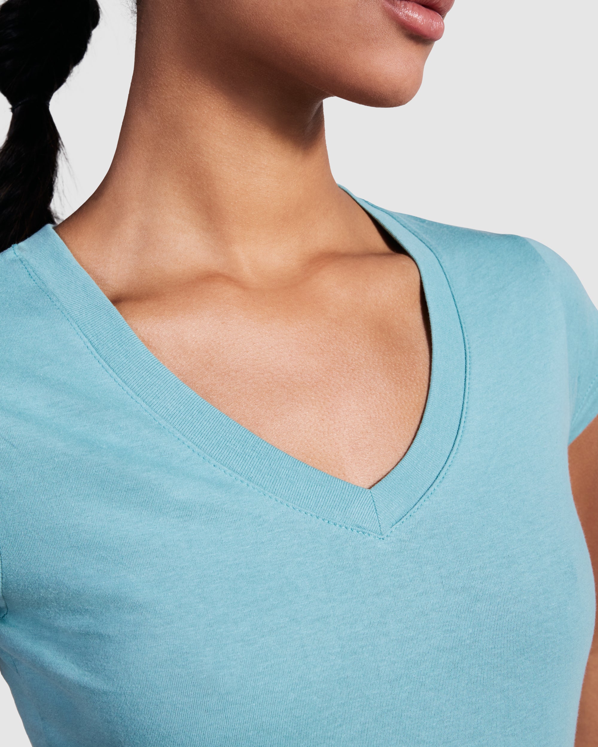 Tricou bumbac cambrat cu guler in V VICTORIA