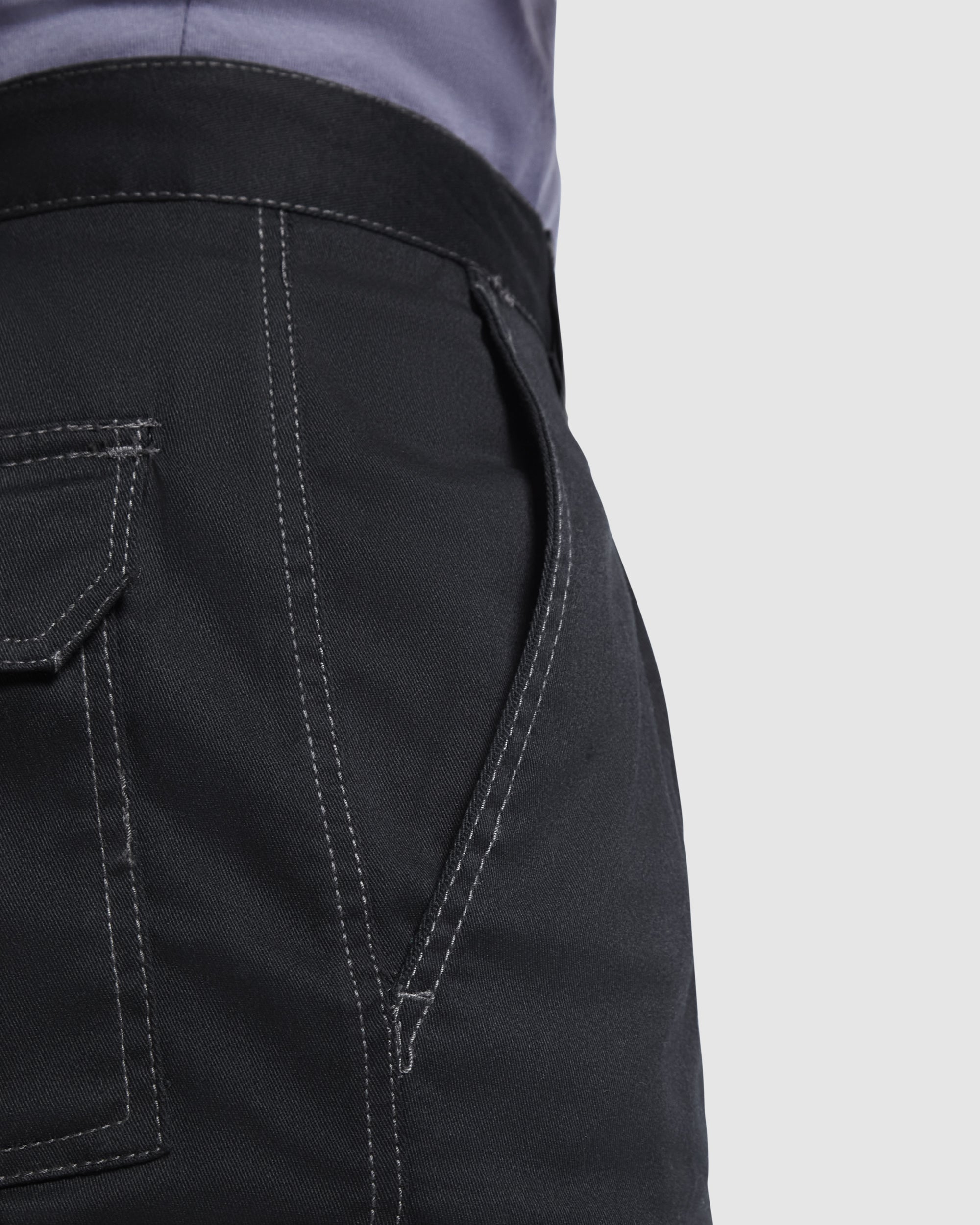 Pantaloni scurti de lucru din material elasitc cu buzunare laterale VITARA